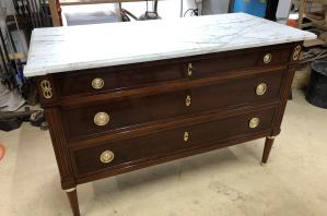 Restauration d’une commode époque XVIIIeme, estampillée Francois-Ignace PAPST.