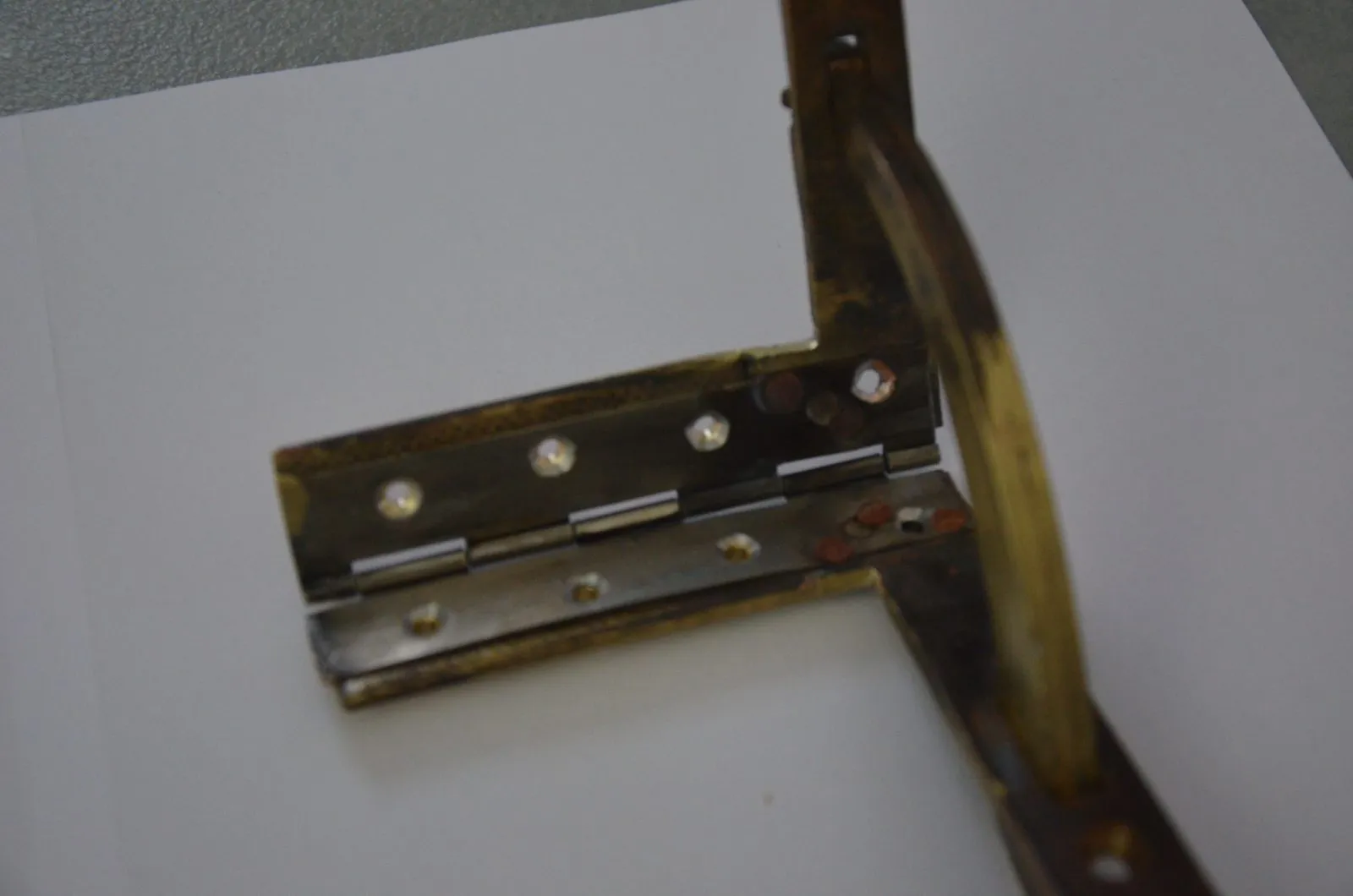Restauration du mecanisme d'une coiffeuse anglaise de style Queen Anne