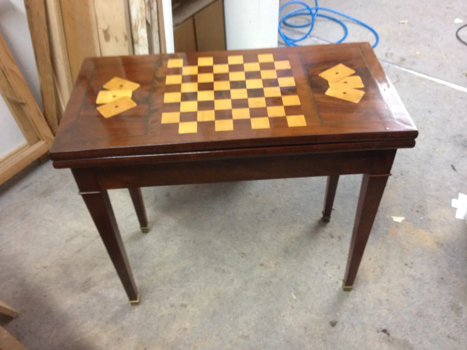 Restauration d'une table à jeu époque Louis XVI