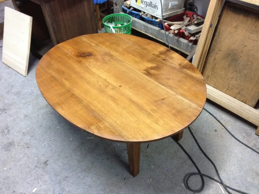 Restauration d'une table de style Louis XVI en chêne massif - Epoque XIXème