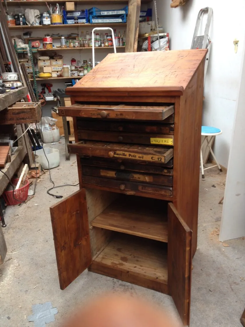 Restauration d'un meuble d'imprimerie