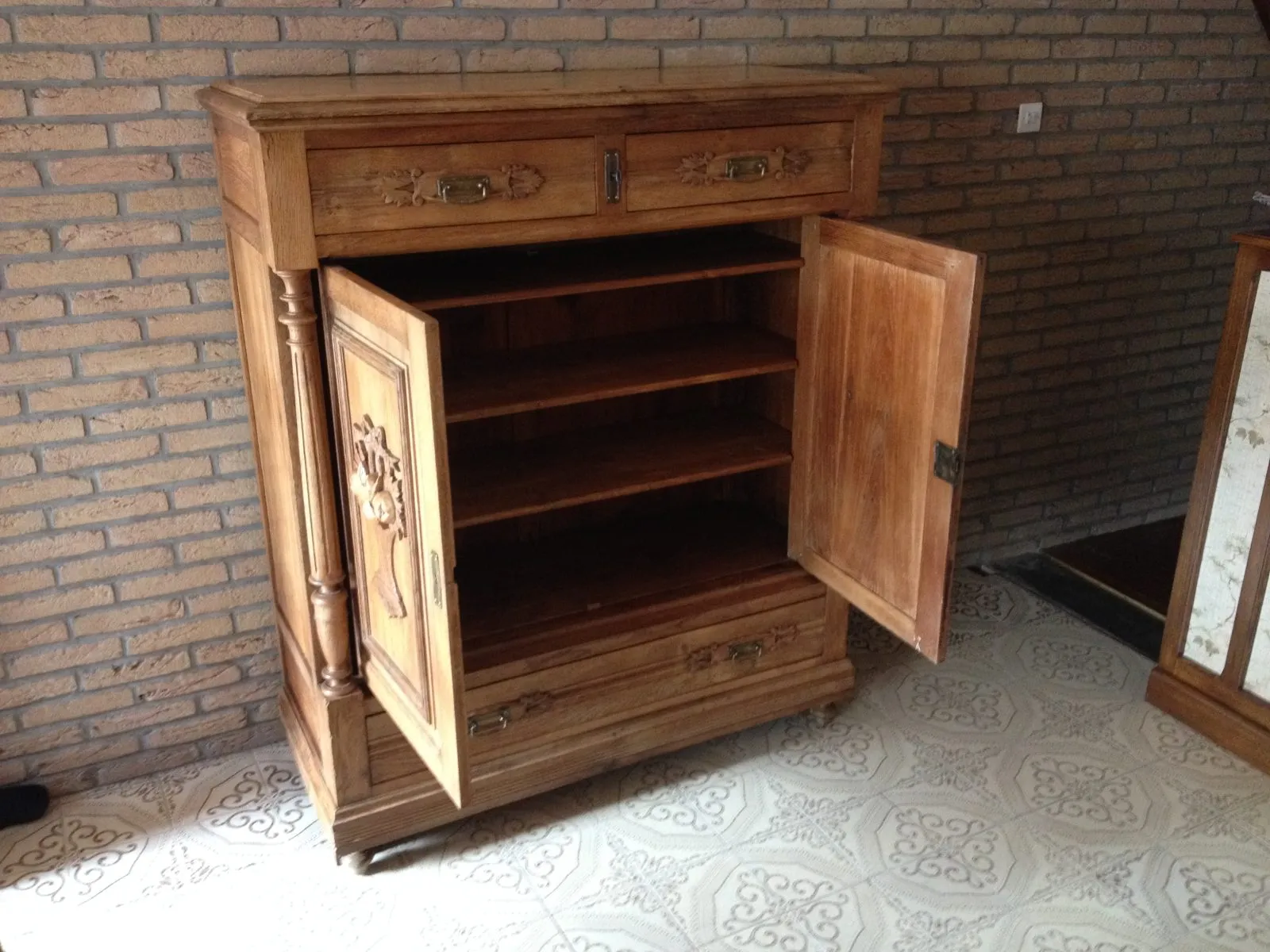 Restauration d'un buffet Henri II