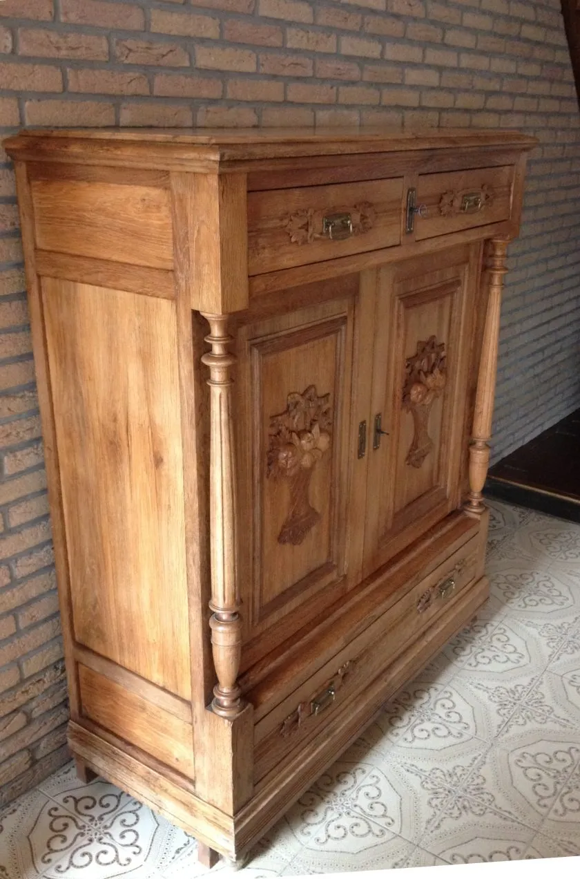 Restauration d'un buffet Henri II