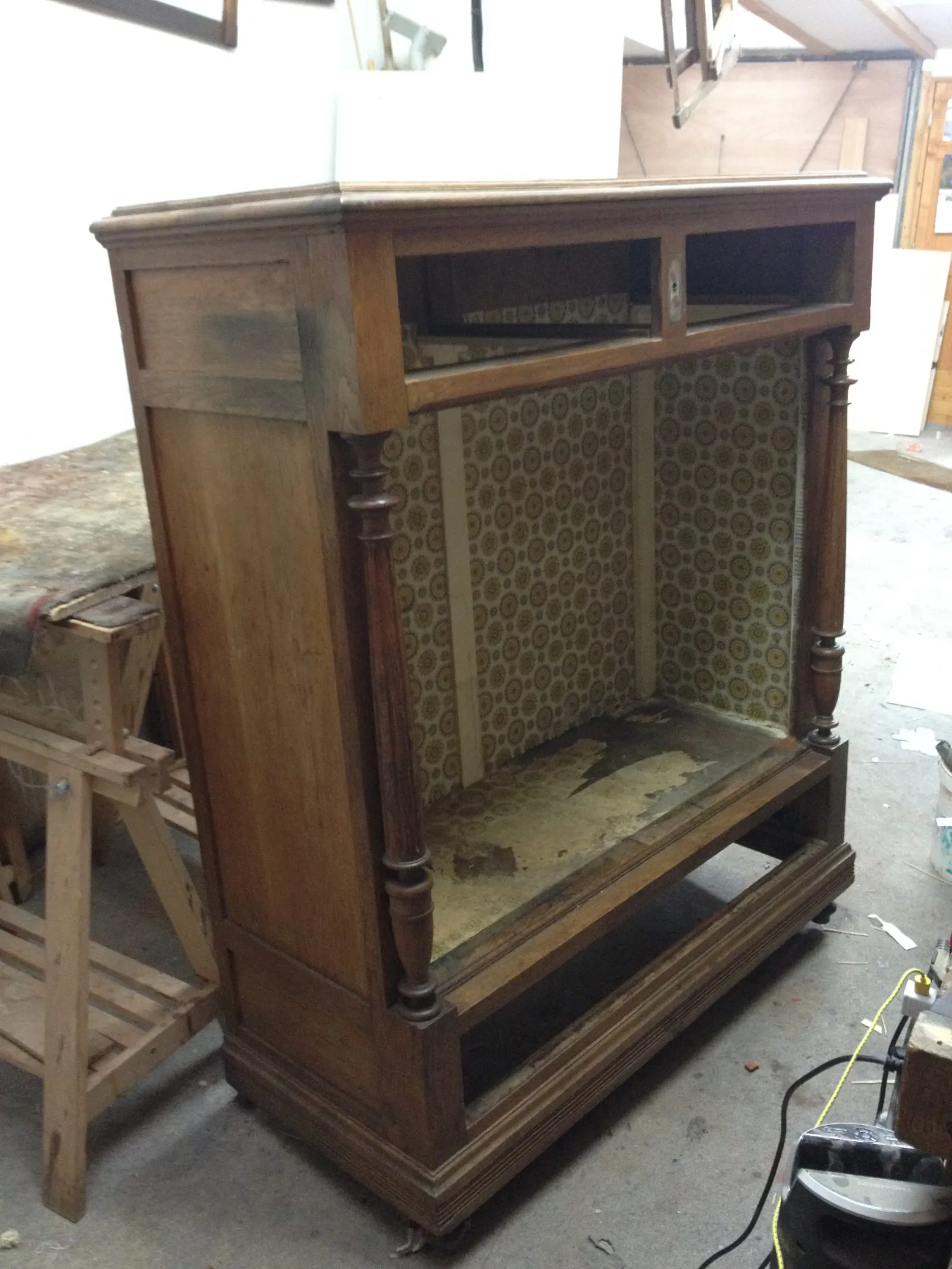 Restauration d'un buffet Henri II — avant restauration