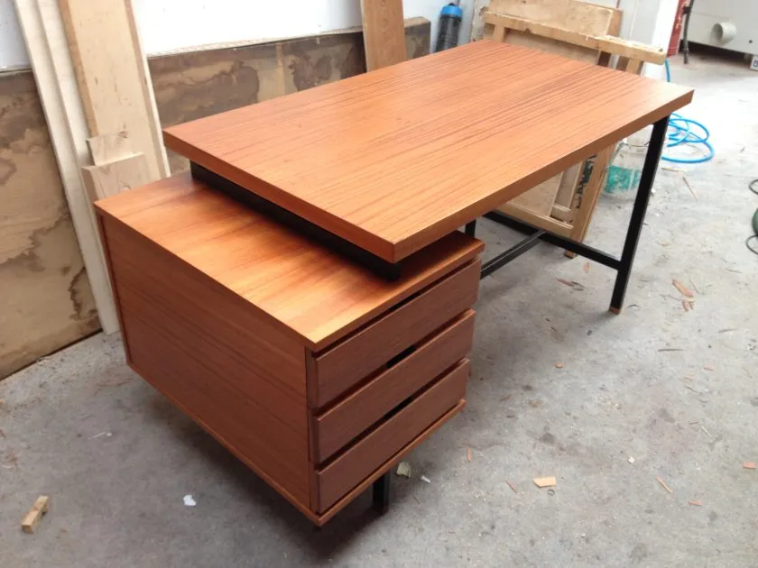 Restauration d'un Bureau du designer GUARICHE