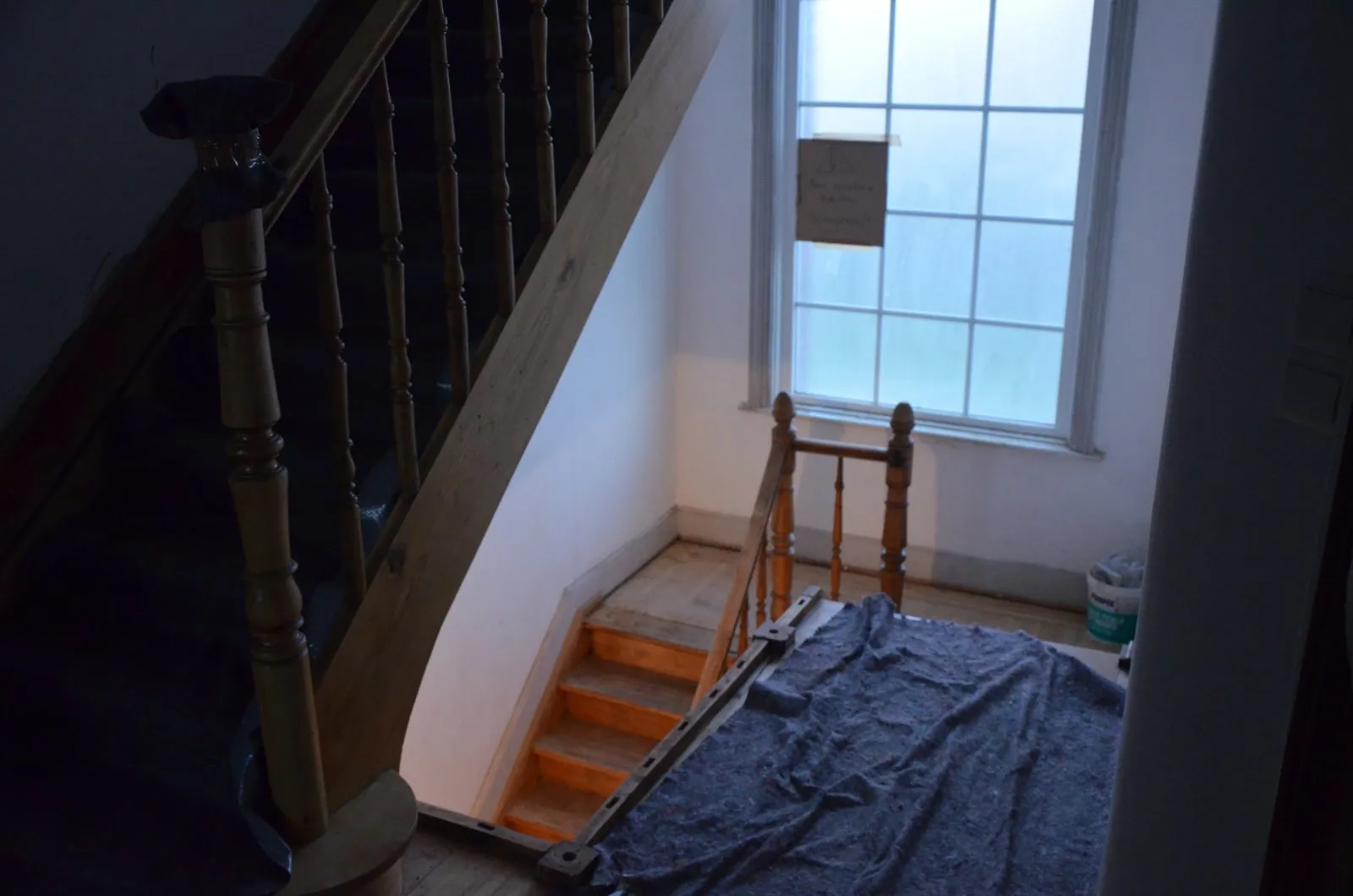 Escalier en orme massif daté sur plan d'architecte de 1928