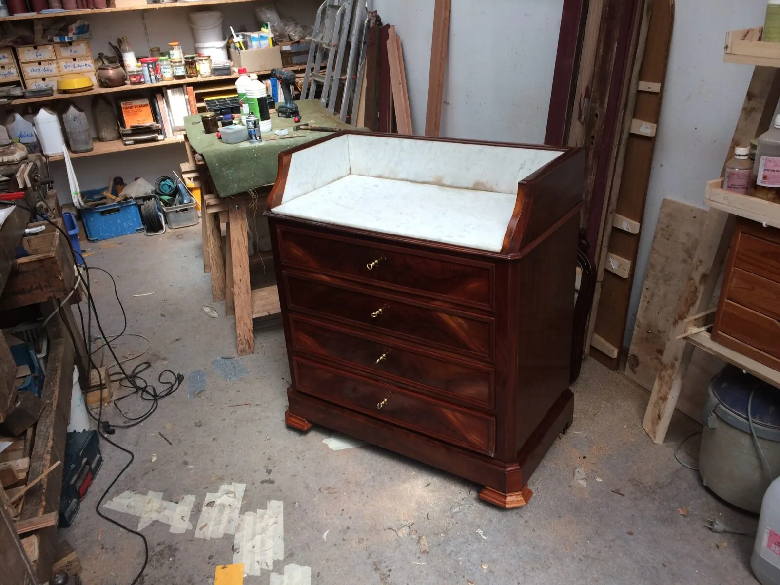 Restauration d'une coiffeuse époque Louis Philippe