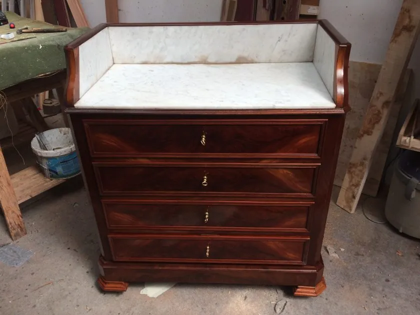 Restauration d'une coiffeuse époque Louis Philippe