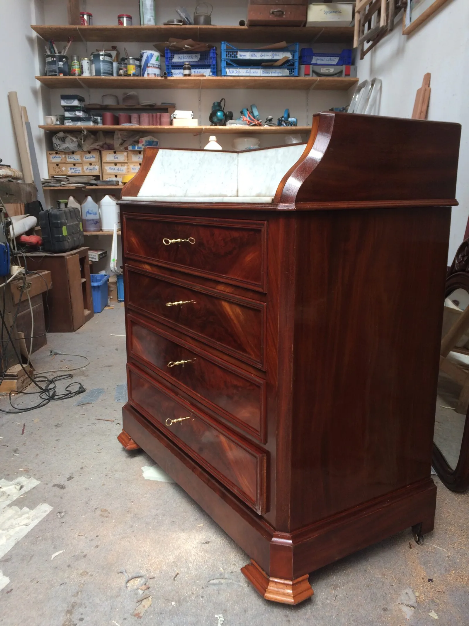 Restauration d'une coiffeuse époque Louis Philippe