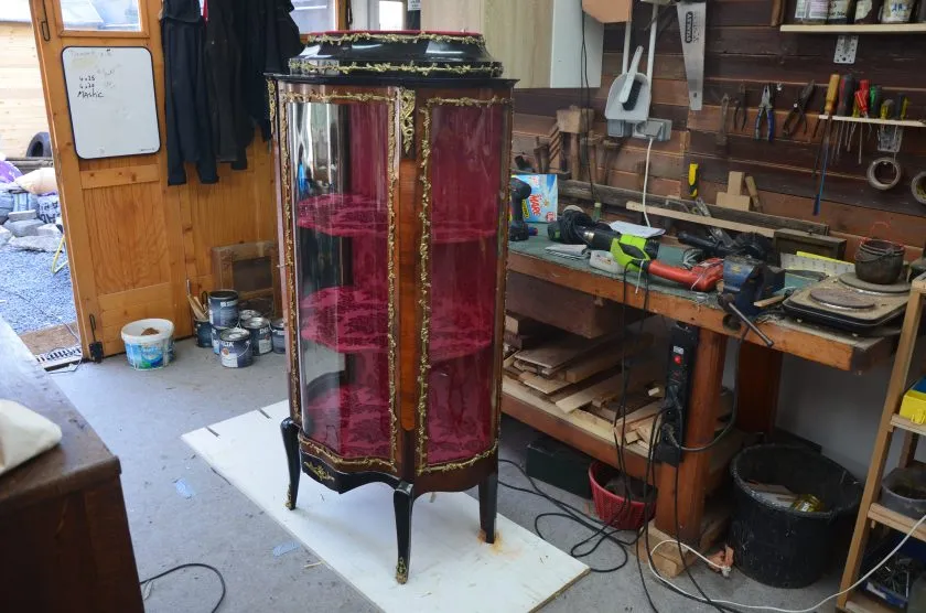 Restauration d'une vitrine époque Napoléon III