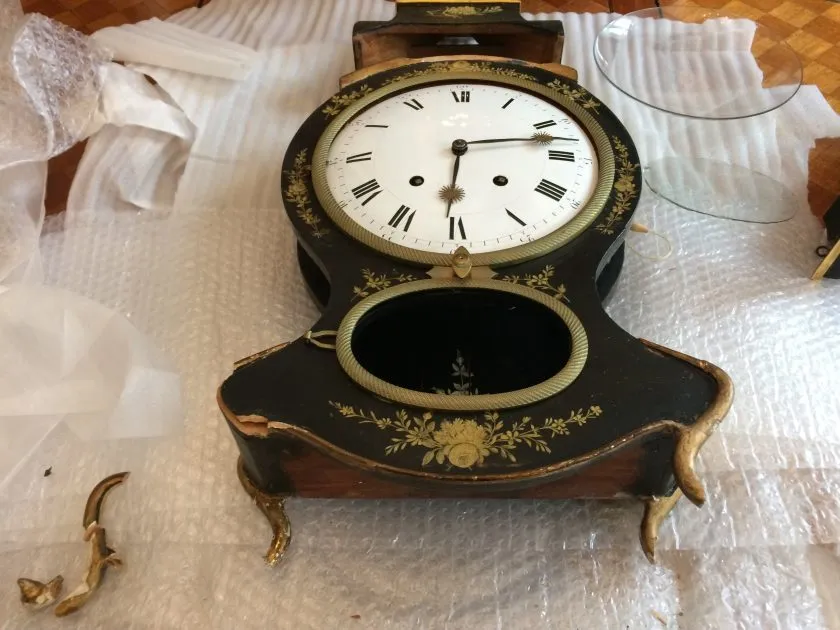 Restauration d'une pendule Neufchatéloise datée 1835