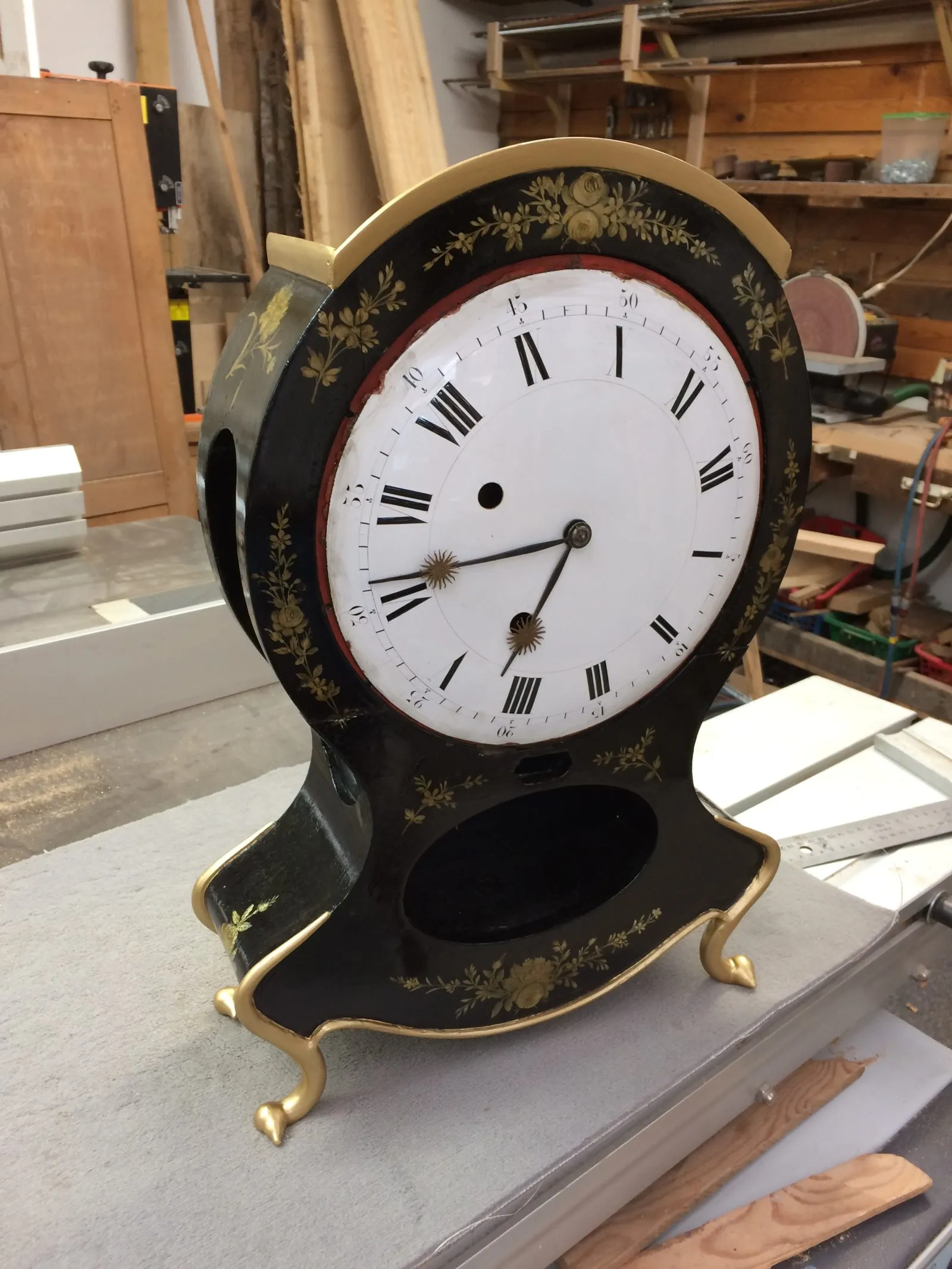 Restauration d'une pendule Neufchatéloise datée 1835