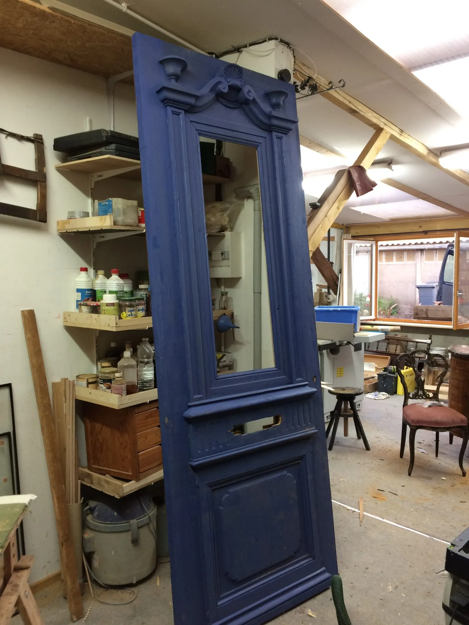 Restauration et remplacement d'une porte époque 1930 en pin massif