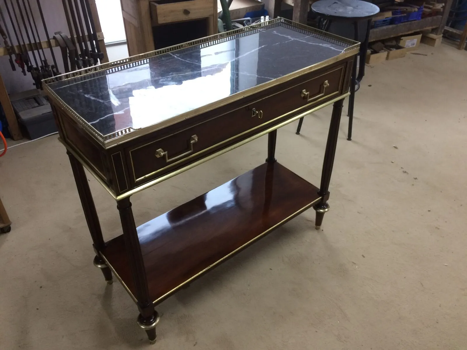 Console Louis XVI