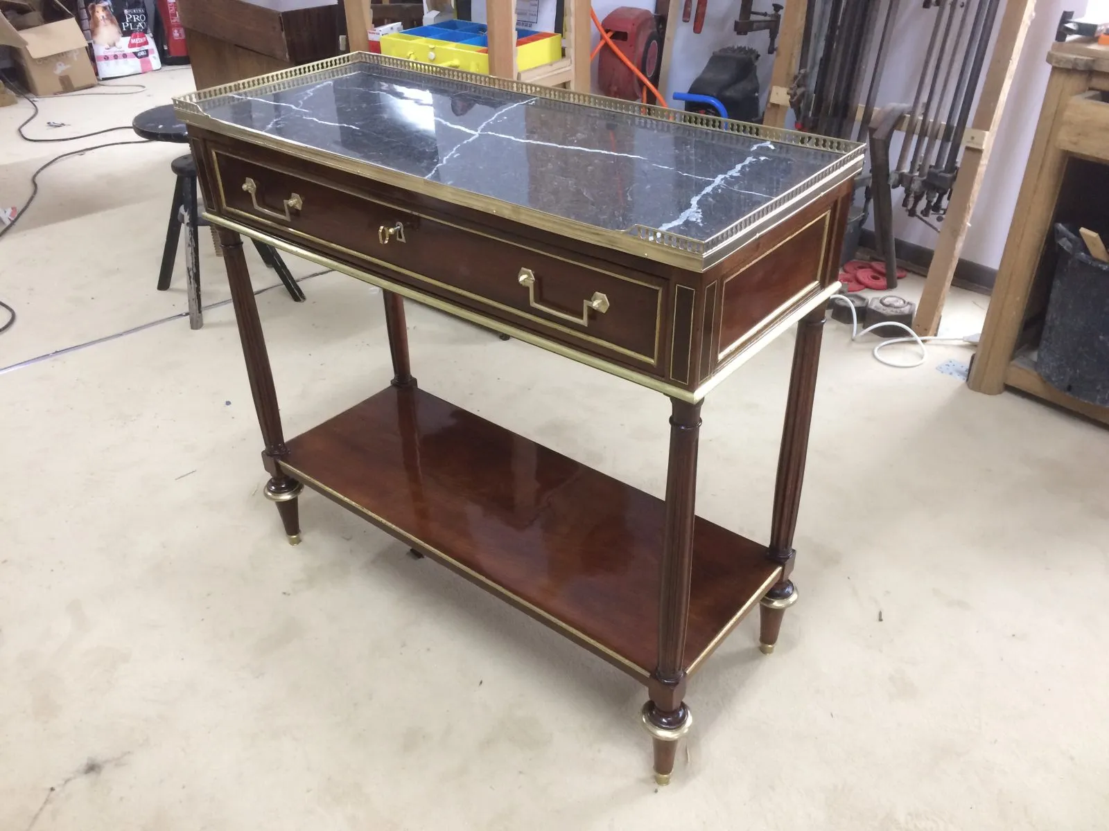Console Louis XVI