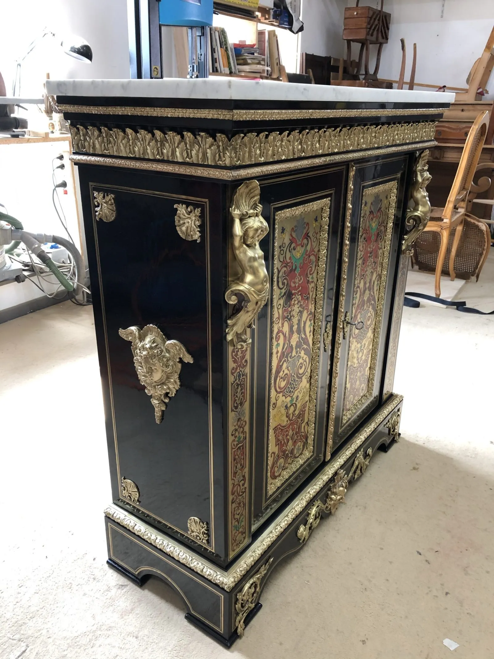 Restauration d'un meuble d'appui estampille Hyppolite Edmee Pretot - Début XIXème
