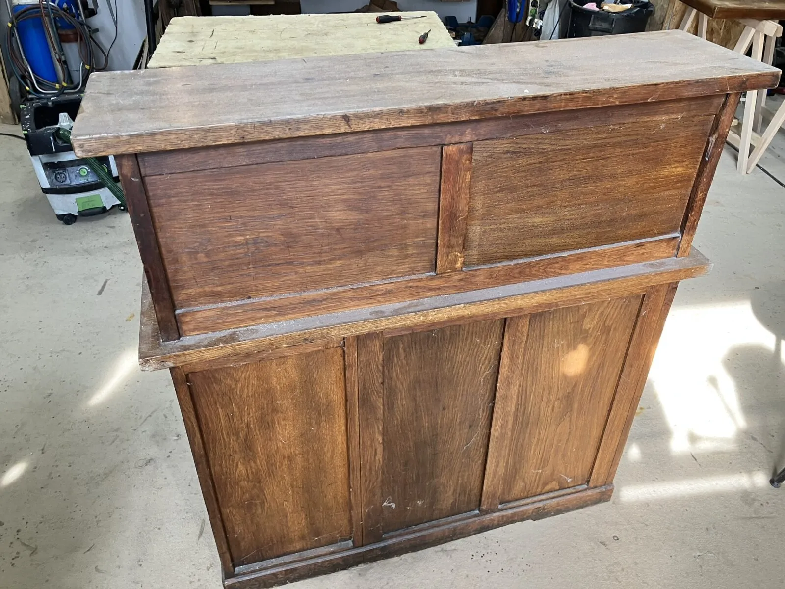 Restauration d’un bureau à rideau de fabrication anglaise époque 1900 en chêne massif