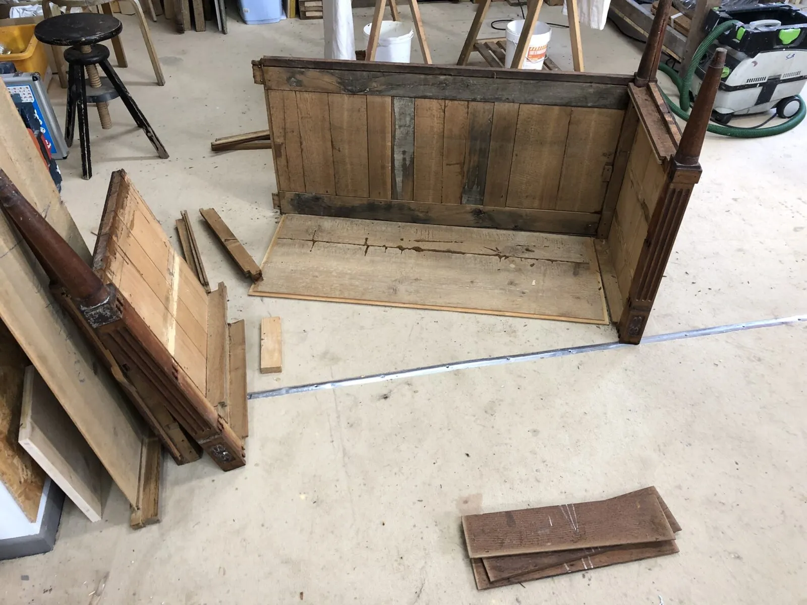 Restauration d'une commode époque XVIIIeme, estampillée Francois-Ignace PAPST.