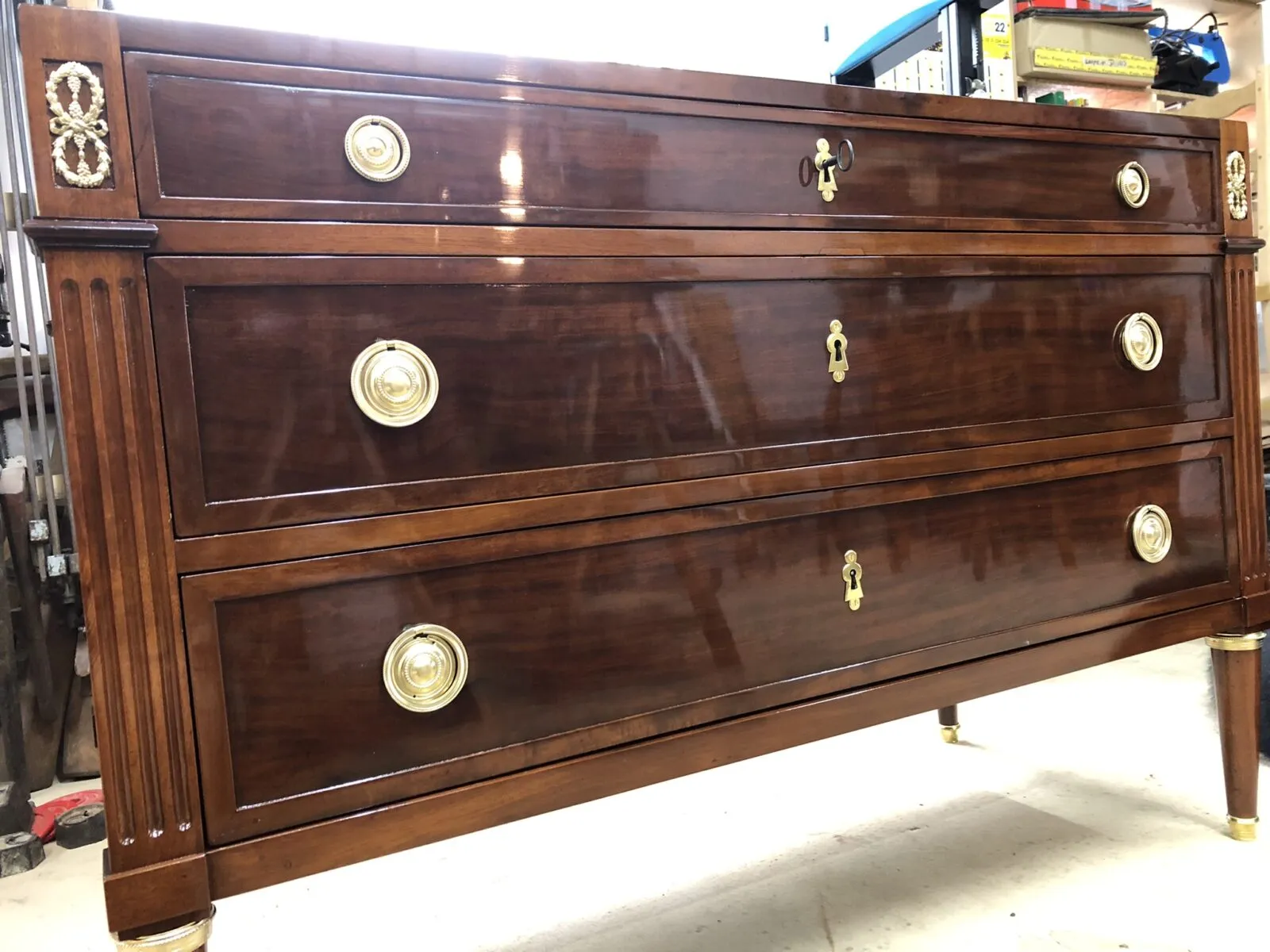 Restauration d'une commode époque XVIIIeme, estampillée Francois-Ignace PAPST.