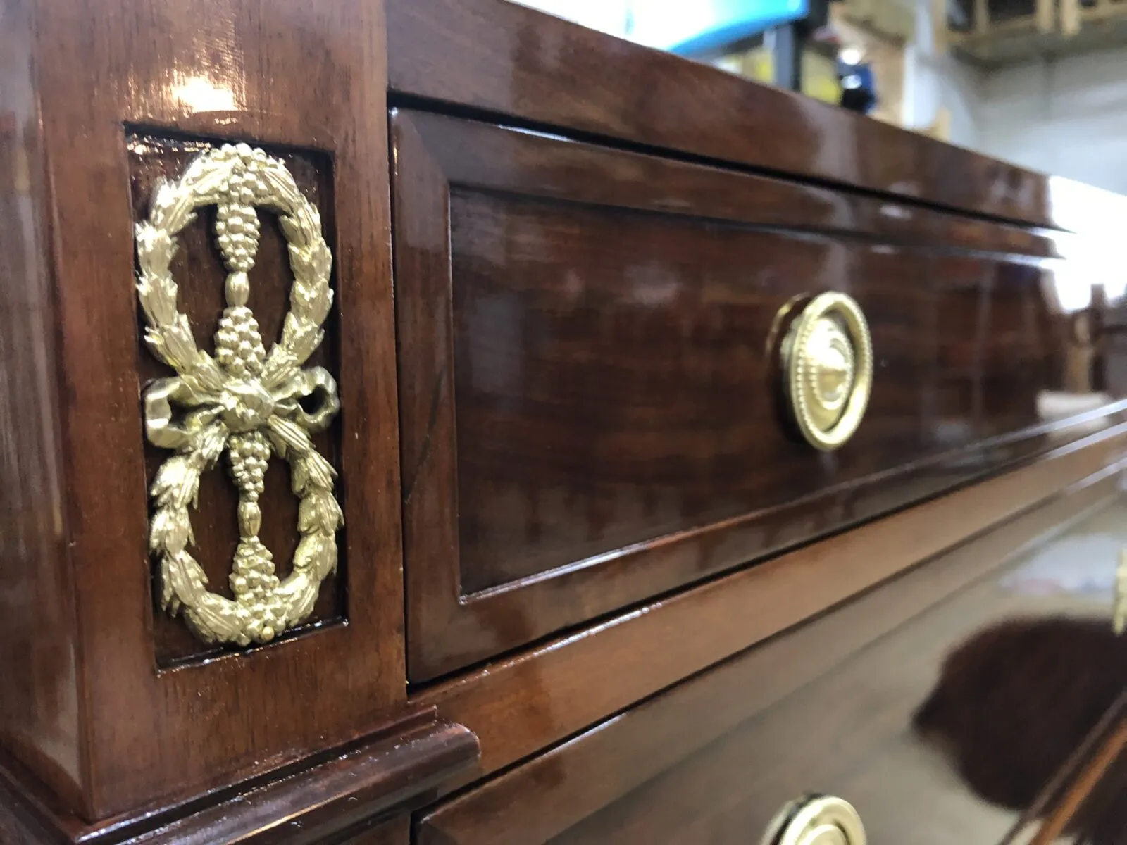Restauration d'une commode époque XVIIIeme, estampillée Francois-Ignace PAPST.