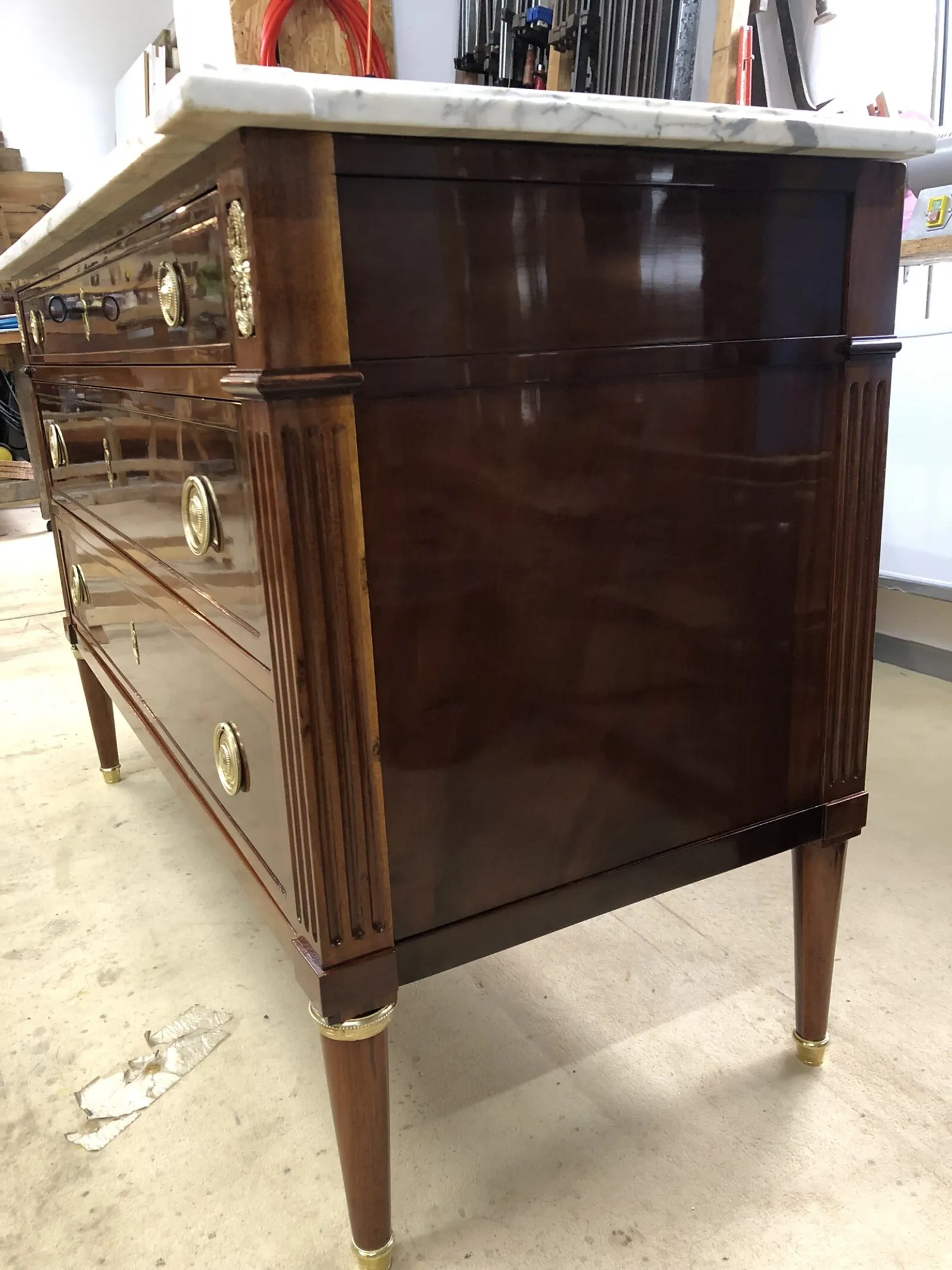Restauration d'une commode époque XVIIIeme, estampillée Francois-Ignace PAPST.