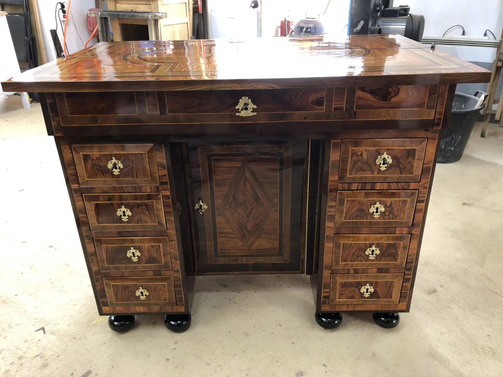 Bureau de changeur Mazarin époque XVIIème